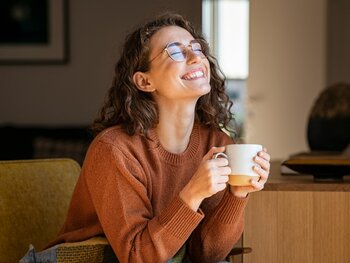 Estrogen dominance and progesterone deficiency in women